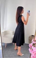 GÜL BROŞLU ELBİSE