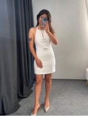 FİYONK DETAYLI HALTER YAKA ELBİSE BEYAZ