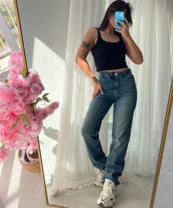 STRAIGHT JEANS